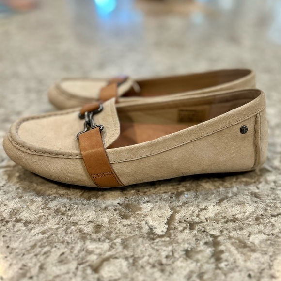 SZ 8 UGG Aven cream suede driving loafers - Picture 3 of 9